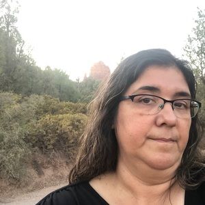 Meet your Posher, Yolanda